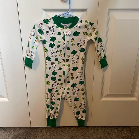 Peanuts St. Patrick's Day Sleeper - Picture 4 of 5